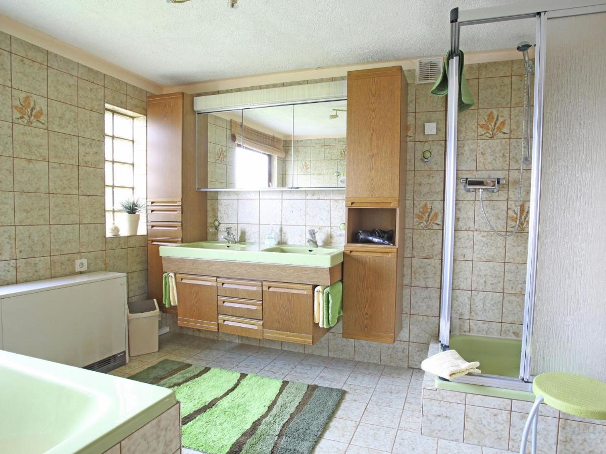 Apartment With Terrace And Pool In The Garden Pracht ภายนอก รูปภาพ