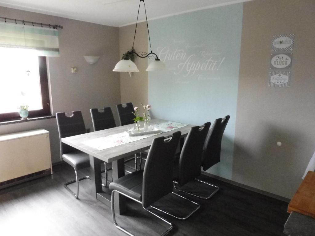 Apartment With Terrace And Pool In The Garden Pracht ภายนอก รูปภาพ