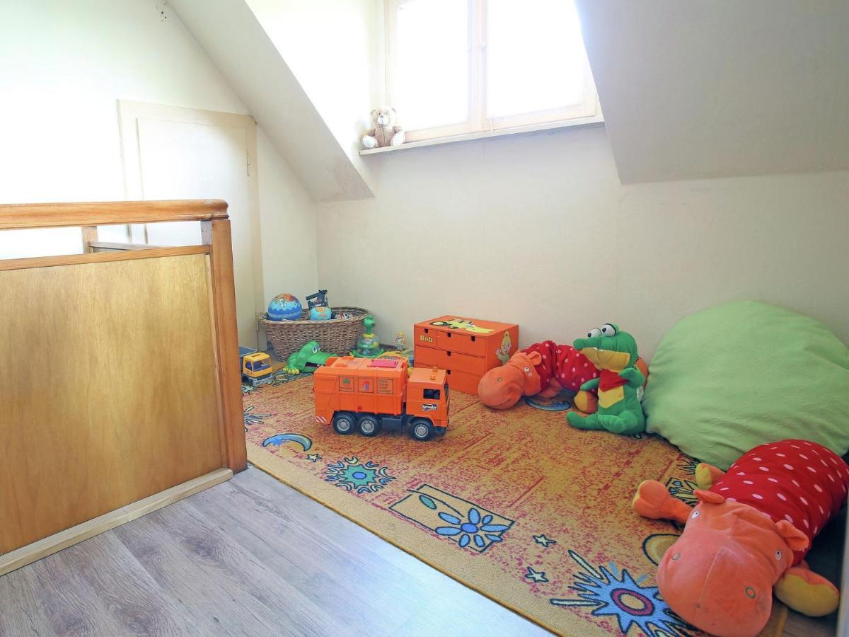 Apartment With Terrace And Pool In The Garden Pracht ภายนอก รูปภาพ